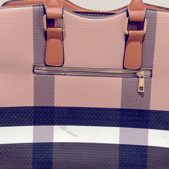 NWT Vegan Leather Bag | Convertible Backpack with matching wristlet - Picture 6 of 6